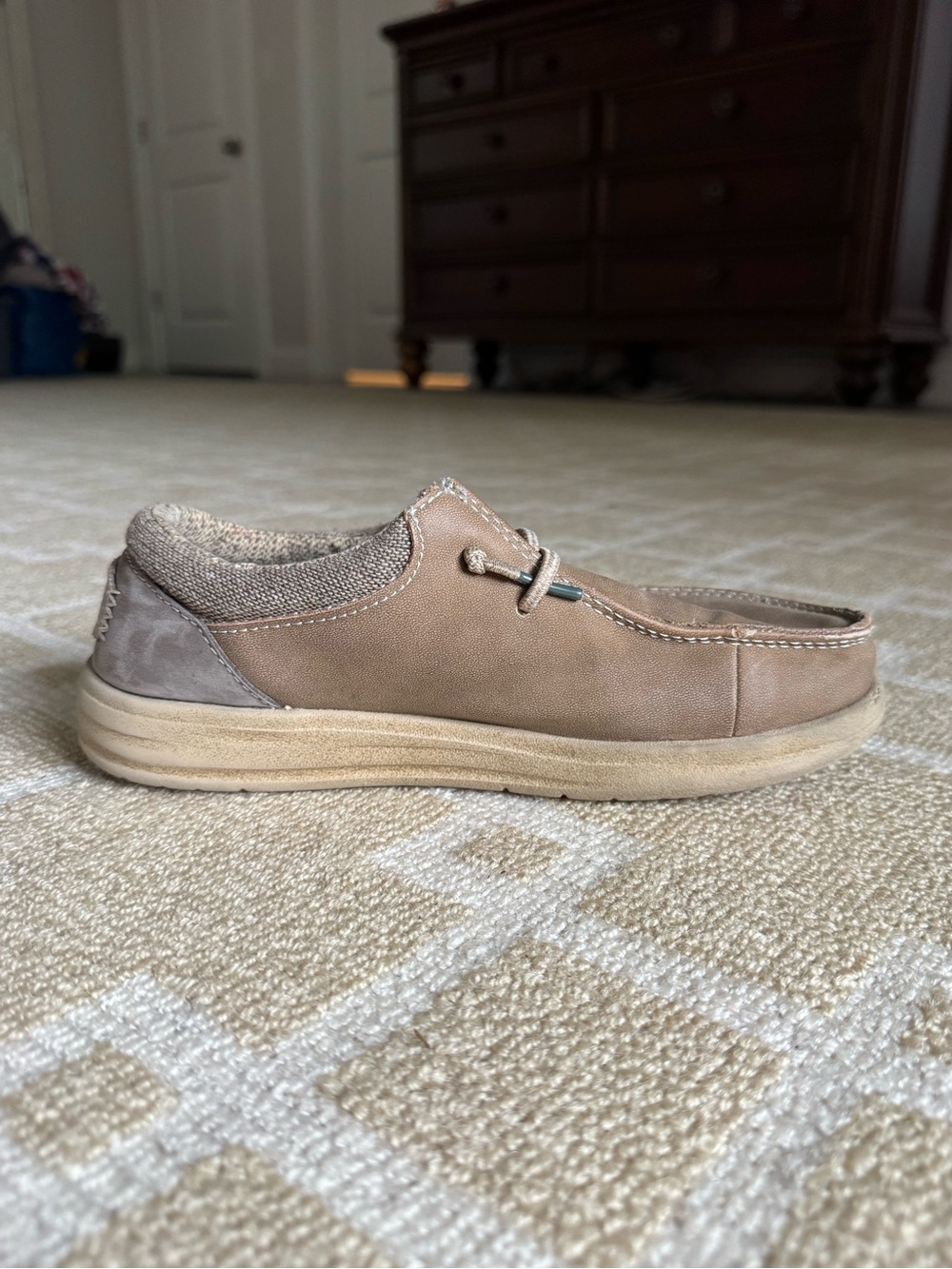 Hey Dude Paul Y Classic Slip On Casual Shoes Brown Tan Kids Size 3 - Picture 6 of 14